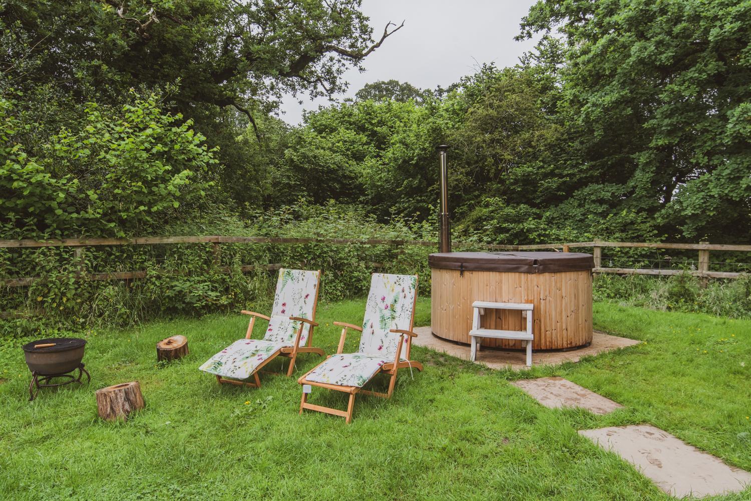 The Hideaway At Hiddenwood Glamping Hotel Corsley Exterior foto